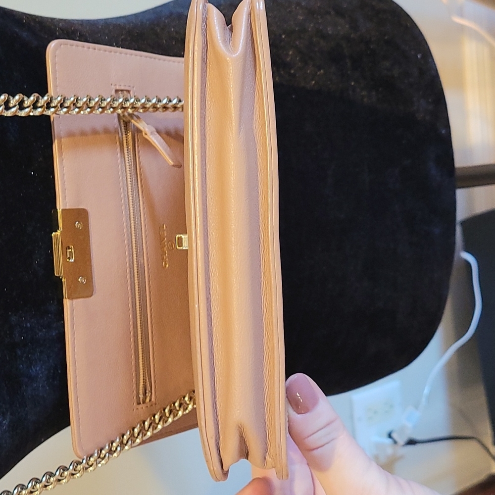 SOLD ๐ Chanel WOC Nude pink wallet on Chain - Picture 9 of 16